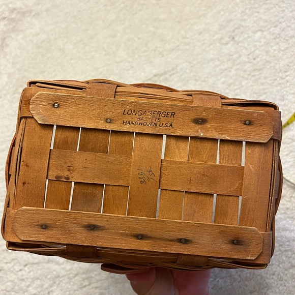 Longaberger 1988 Mothers Day Basket - Picture 5 of 5